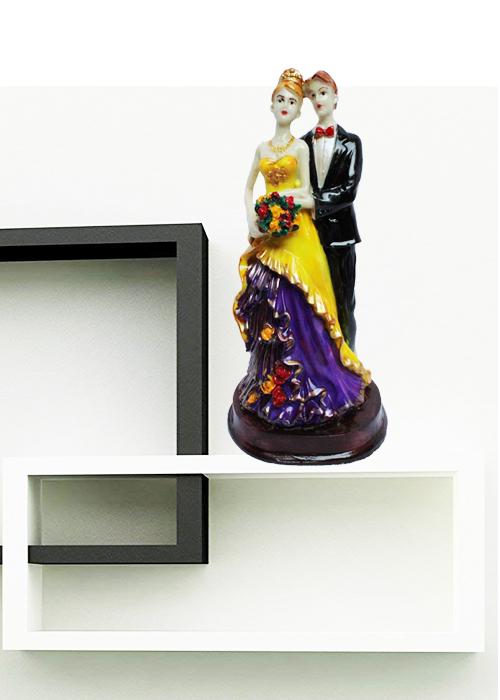 Handcrafted Loving Married Couple Statue Showpiece